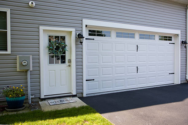 24/7 Emergency Garage Door Panel Replacement experts in Piperton, TN